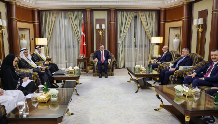 Cevdet Yılmaz, Riyad’da Suudi Arabistan Yatırım Bakanı Halid El-Falih İle Görüştü