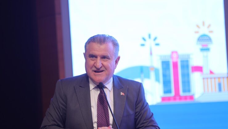 Gençlik ve Spor Bakanı Osman Aşkın Bak, TEKNOFEST Gençleriyle Bir Araya Geldi