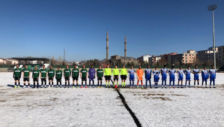 ​Kars’ta Gol Yağmuru, Tribünde Kardeşlik Rüzgarı!