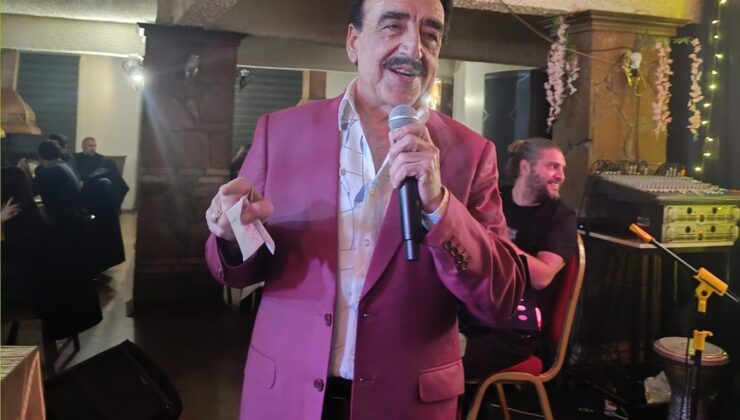 Arabesk Müziğin Dev Çınarı Hakkı Bulut Van’da Sevenleriyle Bir Araya Geldi