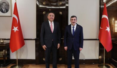 Cumhurbaşkanı Yardımcısı Cevdet Yılmaz, TDT Genel Sekreteri Ömüraliyev’i Kabul Etti