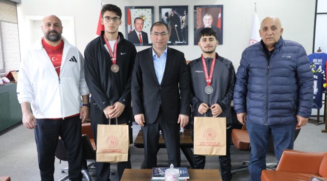 Ağrı Spor İl Müdürü Ahmet Çelebi Başarılı Boksörleri Tebrik Etti