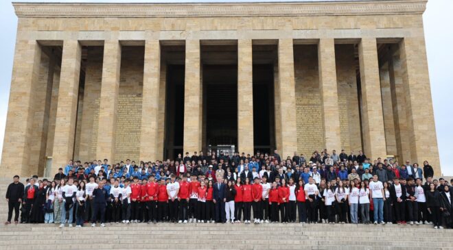 Bakan Bak ve Beraberindeki Heyetten Anıtkabir’e Ziyaret