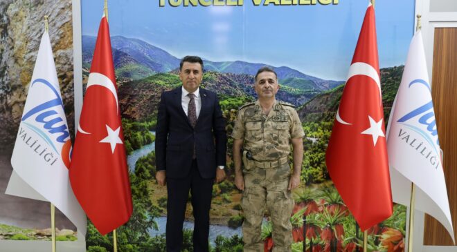 Tunceli Valisi Şefik Aygöl, İl Jandarma Komutanı Mustafa Tetik’i Kabul Etti